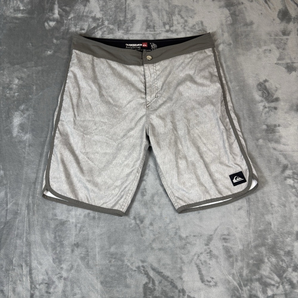 Quicksilver Amphibian Shorts Men's 34 Gray Board Shorts Pockets Beach